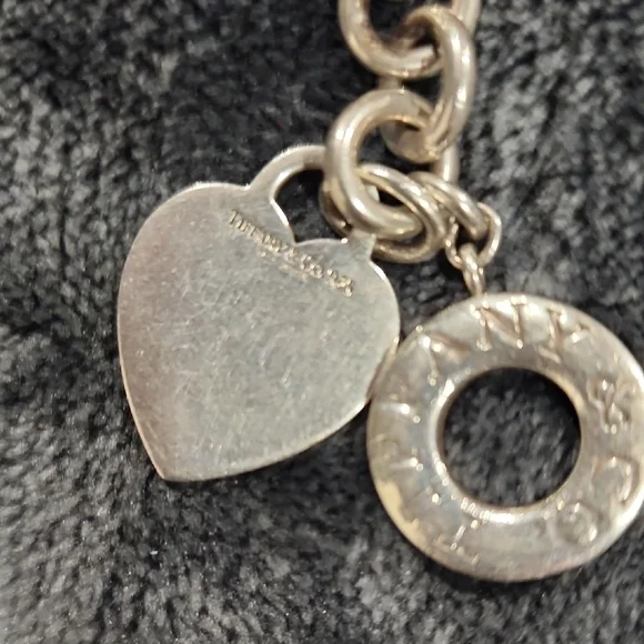 Tiffany & Co. Silver 16" Necklace Choker with Heart Charm and Circle Toggle - Picture 5 of 12
